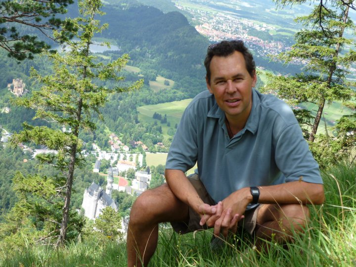 
					
						James Leader
					
					
					© Droits réservés/Alle Rechte vorbehalten
					